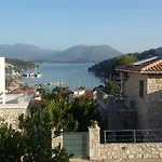 Lydia * Κατομέρι