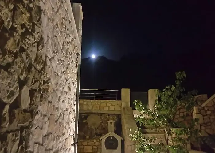 Lydia * Κατομέρι